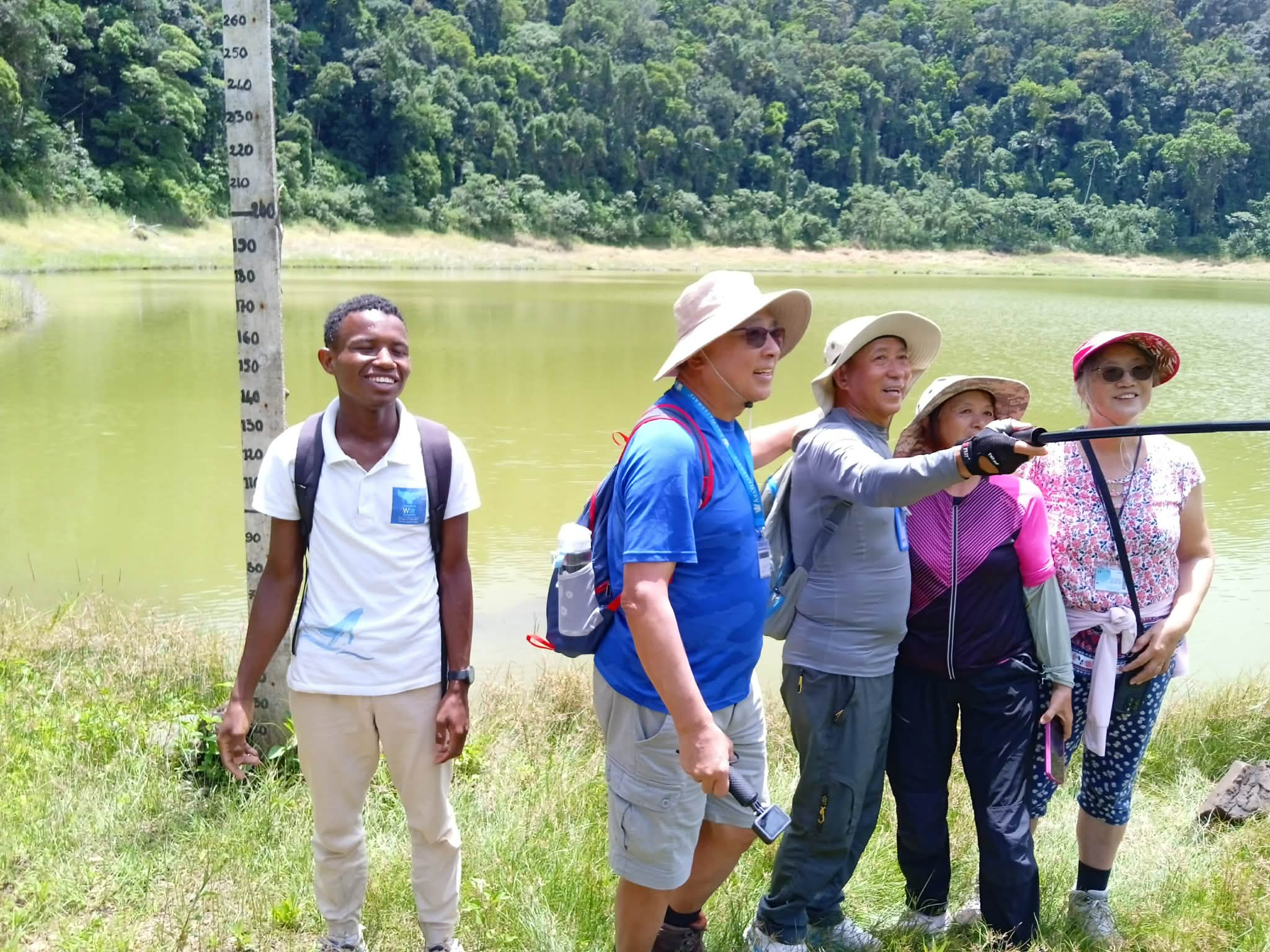 Groupe touristes visite Trois Baies Diego Suarez